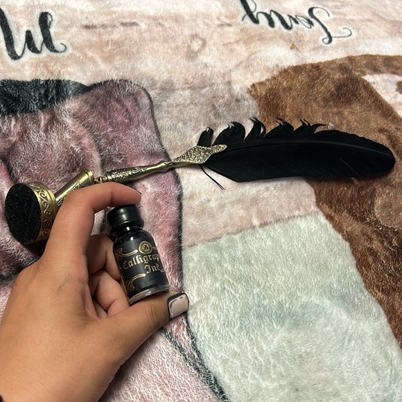 CALLIGRAPHY FEATHER PEN AND INK (authentic) - Picture 2 of 2